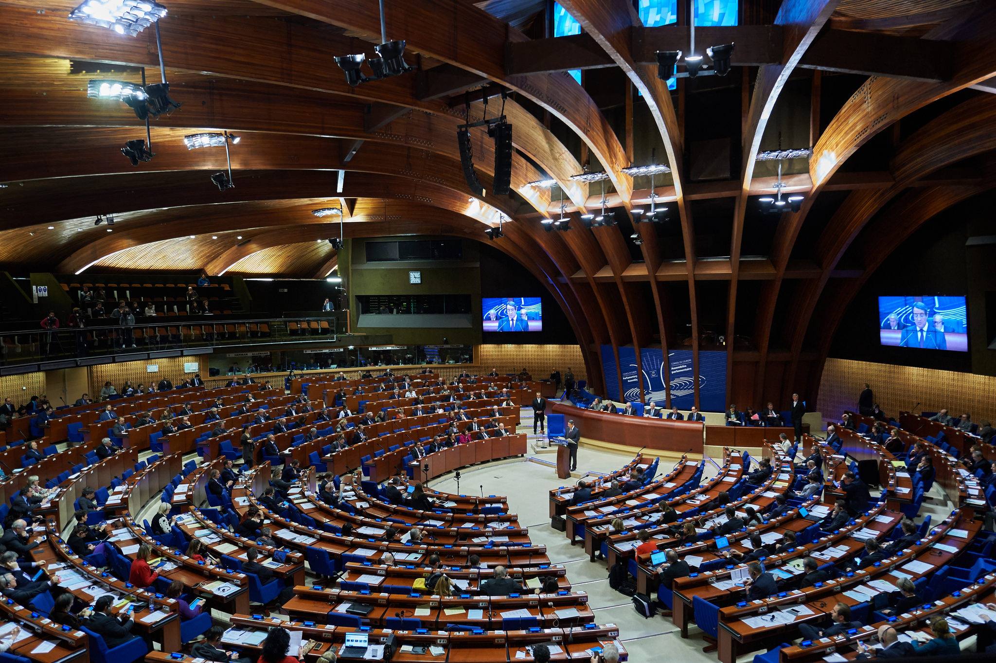 Совет е. Ассамблея Европы парламентская Ассамблея. Зал заседаний парламентской Ассамблеи совета Европы в Страсбурге. Россия в ПАСЕ. Совет Европы по правам человека.